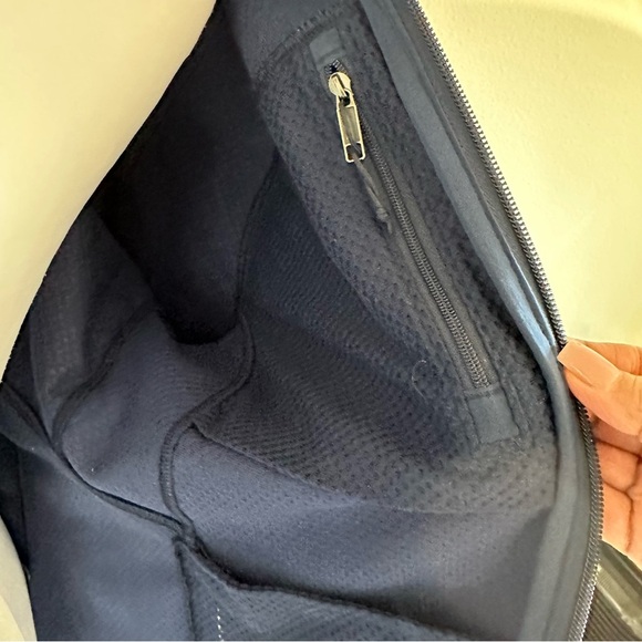 Patagonia Hooded Jacket - Women's - Picture 13 of 16